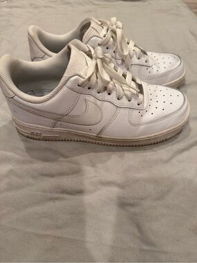 Nike White Air Force 1